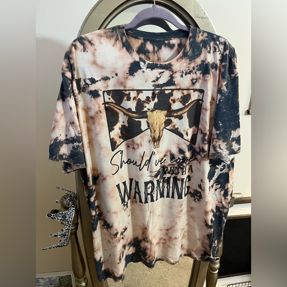 Tie-Dye Graphic T-Shirt with Skull Design